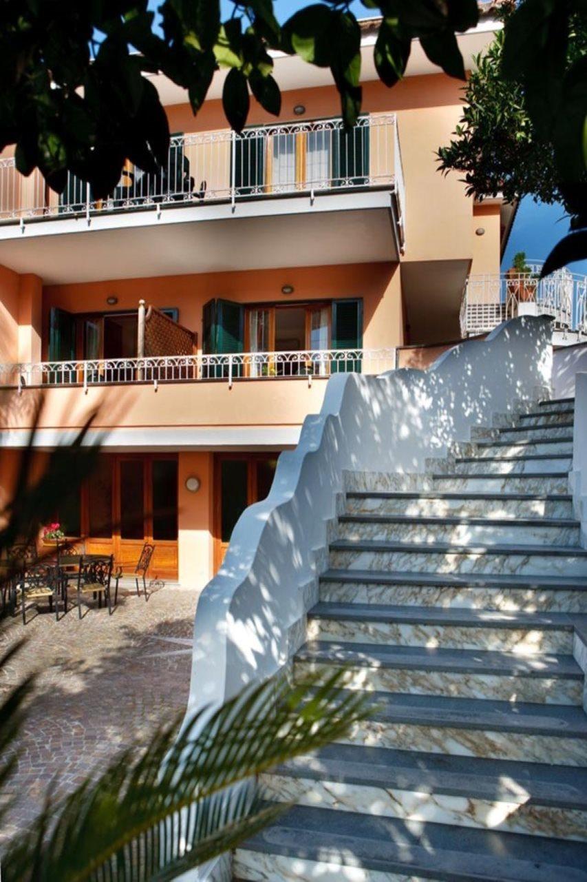 Bed and Breakfast Relais Francesca Пьяно-ди-Сорренто Экстерьер фото